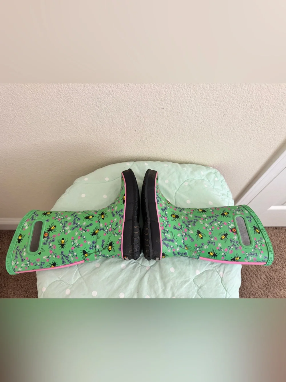 BOGS Kids' rain boots green a pink and blue floral bee print size 13